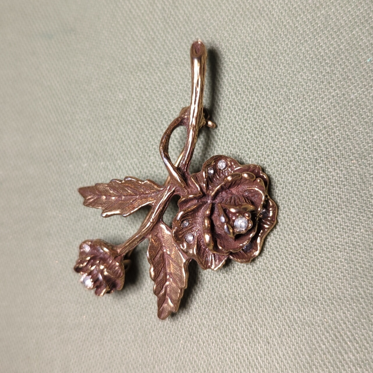 Goldette Double Stem Rose Brooch